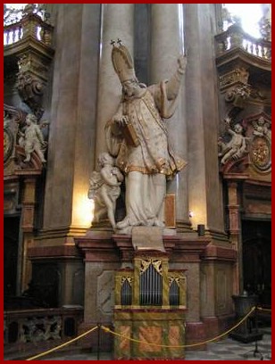 19 - Heiligen Figur St. Nikolaus-Dom.jpg