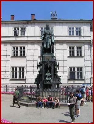 26 - Denkmal Karl IV.jpg
